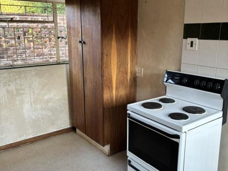 FAMILY HOME - Photo 9