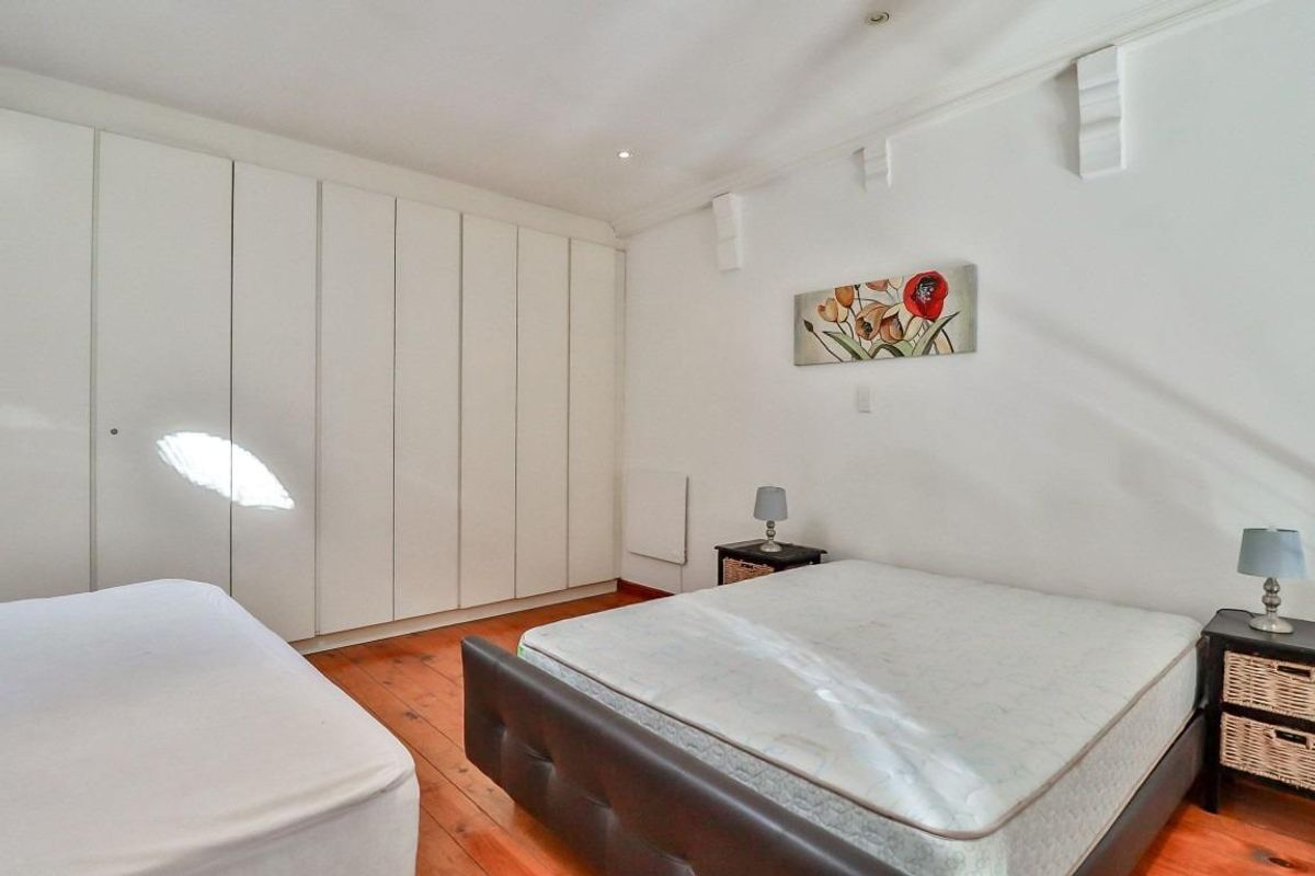 Loft Apartment In the Heart of Woodstock - Photo 3