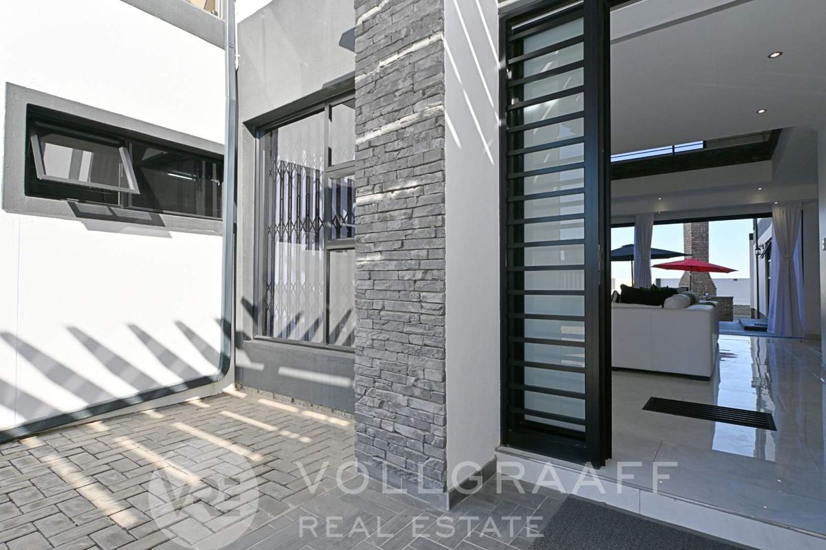 Luxury Beachside Living For Sale in Mile 4 - Photo 2