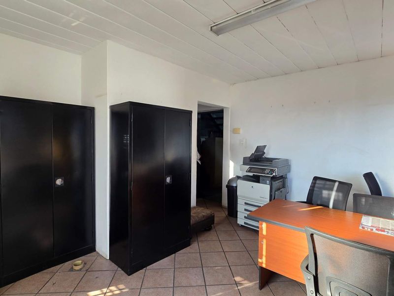 Industrial Workshop with Offices, Mezzanine Storage & Excellent Access - Photo 2