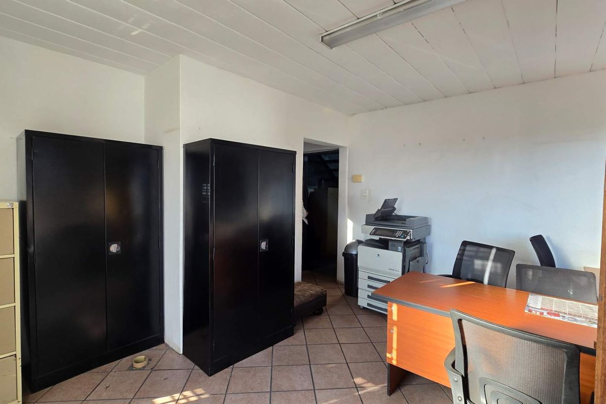 Industrial Workshop with Offices, Mezzanine Storage & Excellent Access - Photo 2