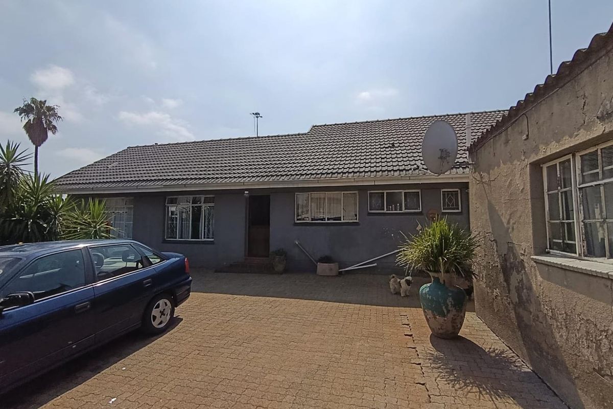 For Sale – Investment Opportunity in Rhodesfield, Kempton Park - Photo 4