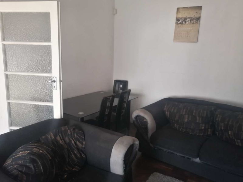 Spacious house in Linmeyer with a flatlet! - Photo 6