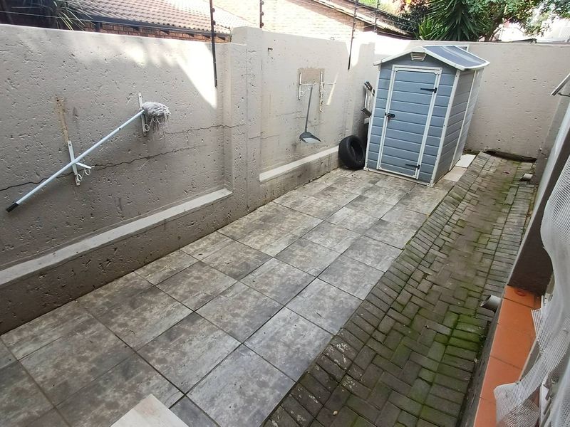 Neat as a pin - Photo 8