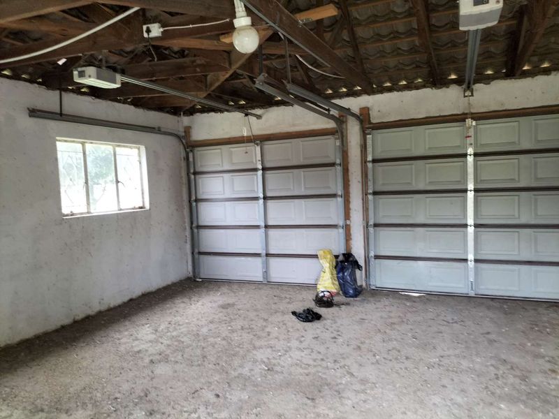 15716m2 plot with borehole - Photo 4