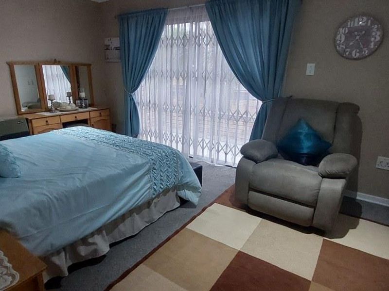 Spacious Duplex Cluster for Sale - Photo 7