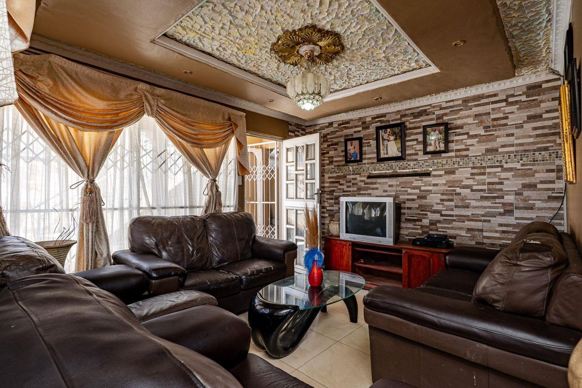 Beautiful 3-Bedroom Family Home for Sale - Photo 3