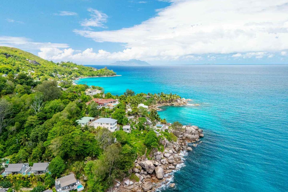 Newly built villa in prime ocean facing position - Photo 2