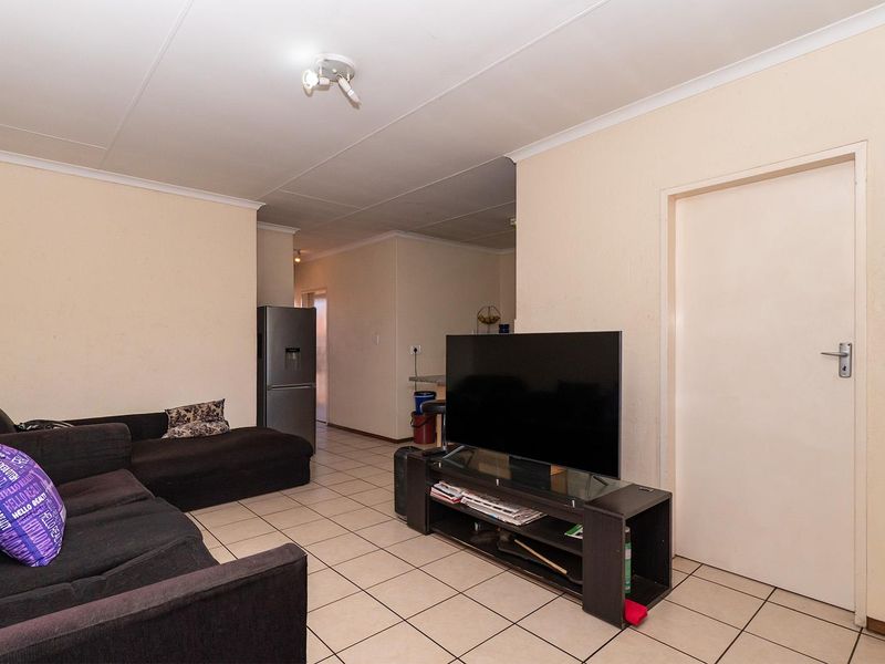 WHY PAY RENT? - Photo 4