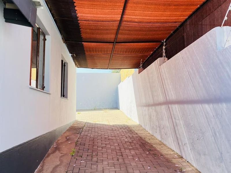 House in Rhino Park for Sale N$2 080 000 excluding cost a/Lounge - Photo 4