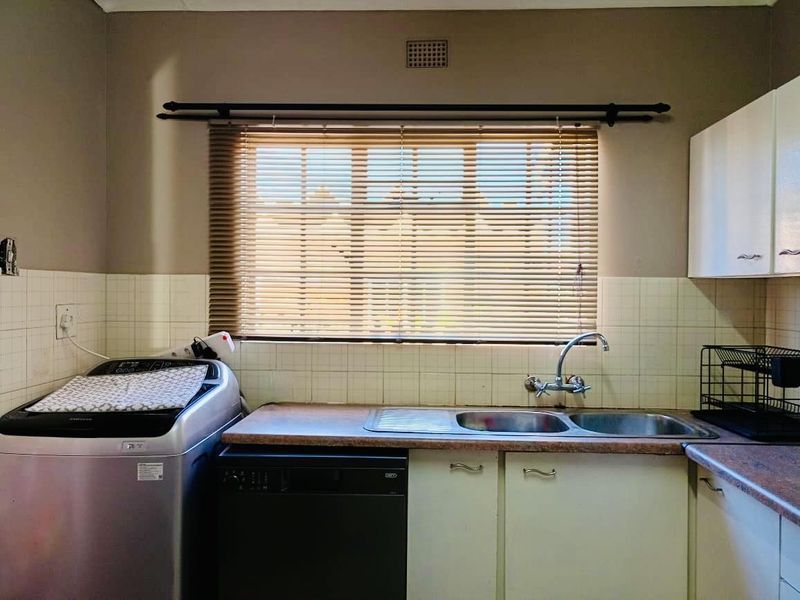 3 bedroom Townhouse for sale - Photo 6