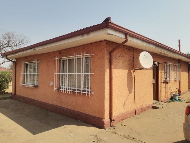 3 Bedroom House For Sale in Vanderbijlpark CW5 - Photo 2