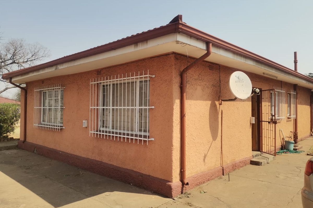 3 Bedroom House For Sale in Vanderbijlpark CW5 - Photo 2