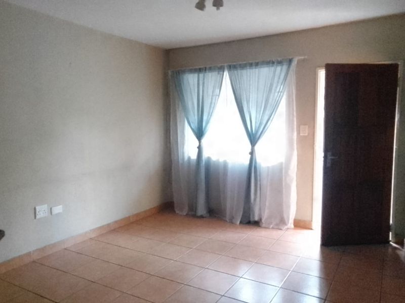 Apartment Flat for Sale in Graceland Germiston South - Photo 8