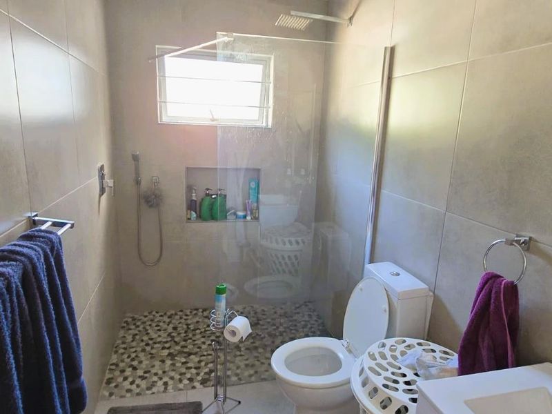 Furnished apartment perfect for single or couple only - Photo 9