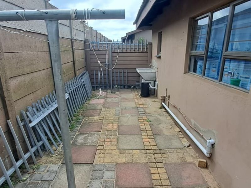 Furnished 2-Bedroom Outbuilding with WiFi – Pet Friendly - Photo 7