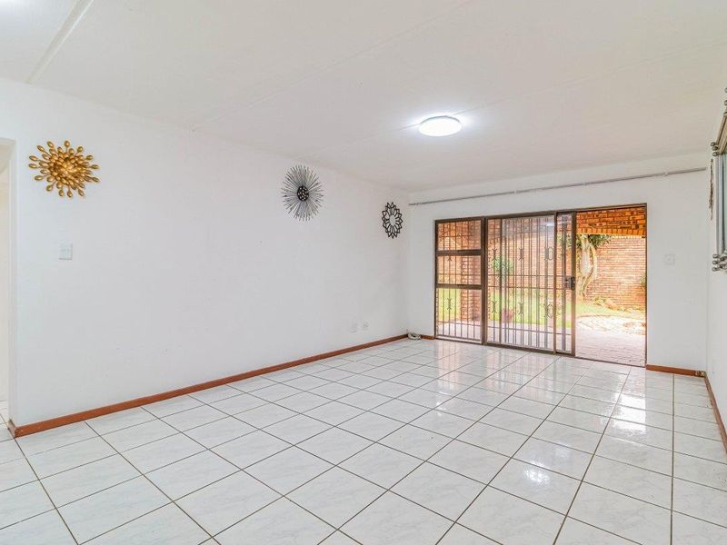 2 Bedroom Pet-Friendly Townhouse Forsale in Bruma - Photo 6