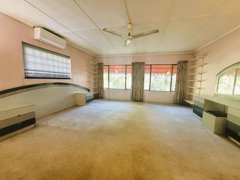 Large Family Home - Photo 9