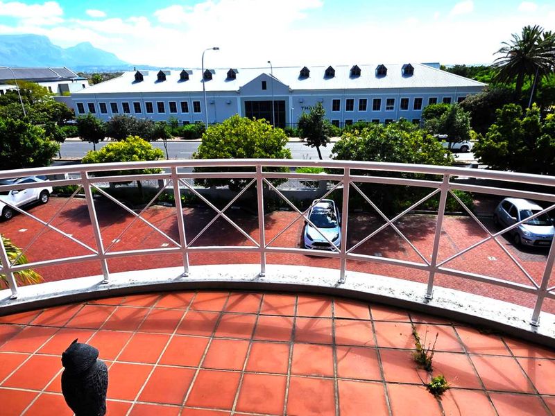Beautiful First Floor Office in Westlake - Photo 10