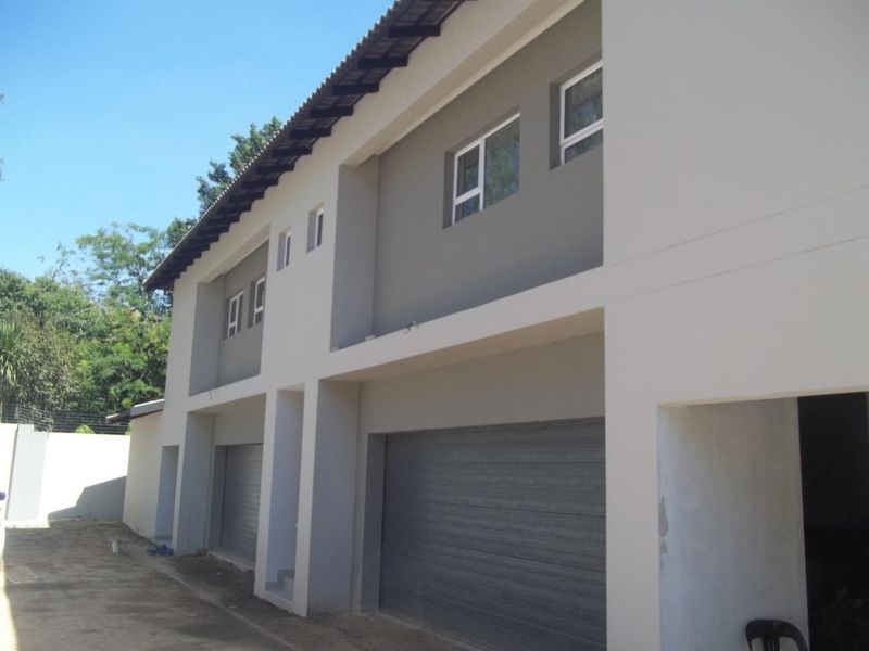 5 Bedroom Cluster For Sale in Glenhazel - Photo 2