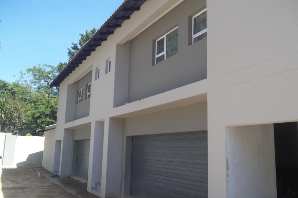 5 Bedroom Cluster For Sale in Glenhazel - Photo 2
