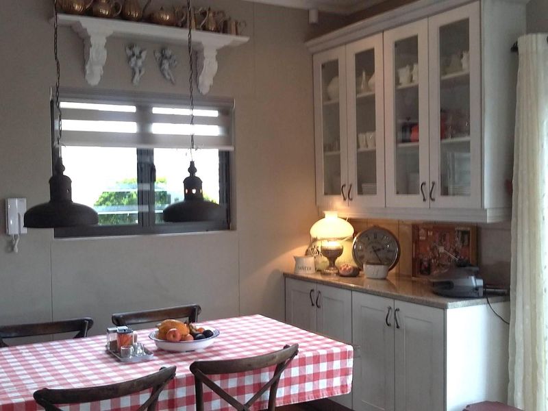 AMAZING HOME ON ONE LEVEL plus 2 Bedroom Flat N$6 800 000 mm - Photo 7