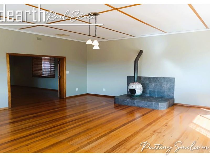 "A Versatile Rental Retreat in Klein Windhoek- Berg Street" - Photo 8