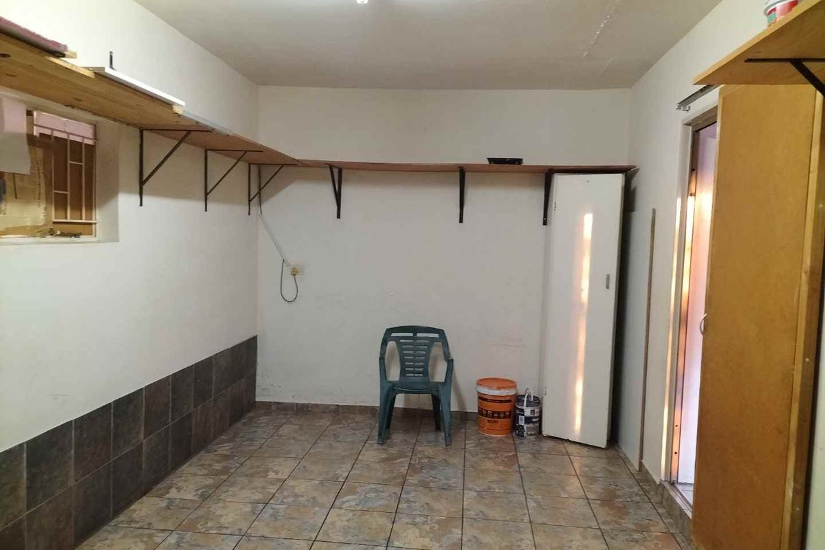 Three bedroom house to rent - Photo 2