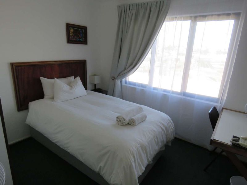 ESTABLISHED COASTAL GUESTHOUSE WITH STRONG RETURNS - Photo 4