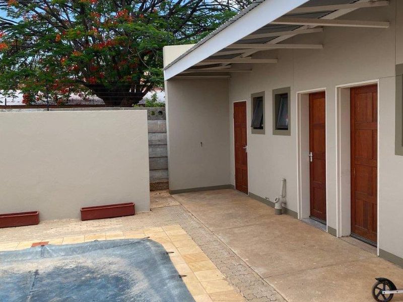 Beautiful home with pool for sale! - Photo 2