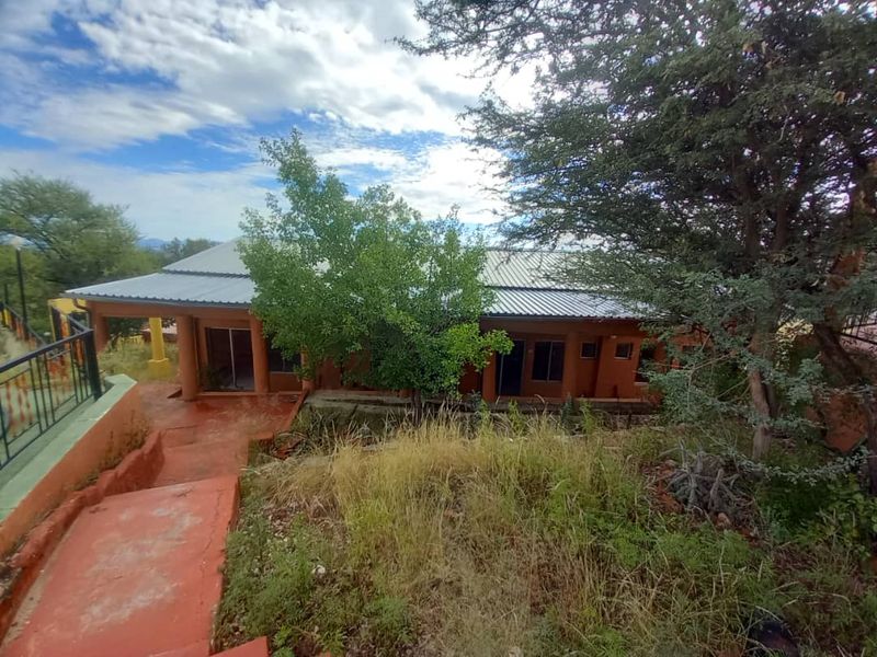 Renovators  Dream  - Price Negotiable - Photo 5