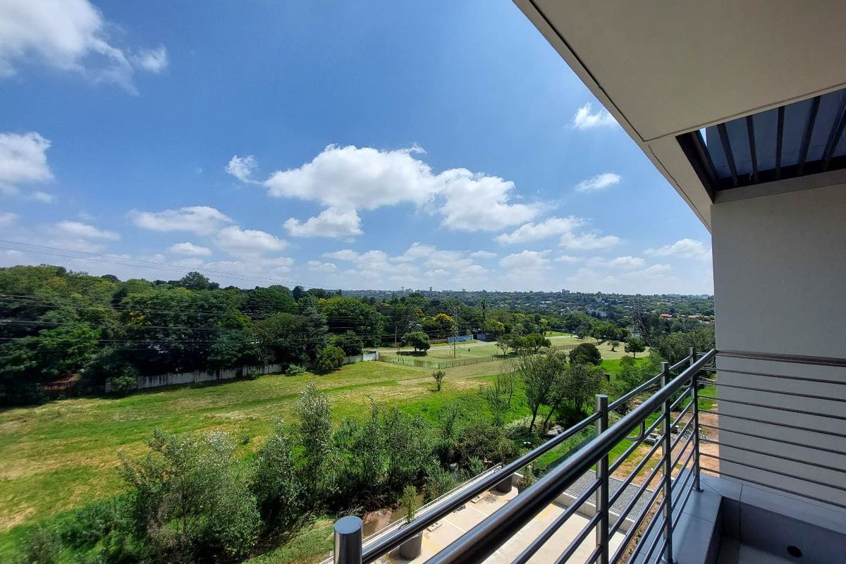 Luxury Apartment with Greenbelt Views in the Upgraded Sandton Gate Precinct - Photo 3