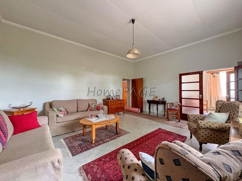 Otjiwarongo:  Property with 3 x Flats is for sale - Photo 10