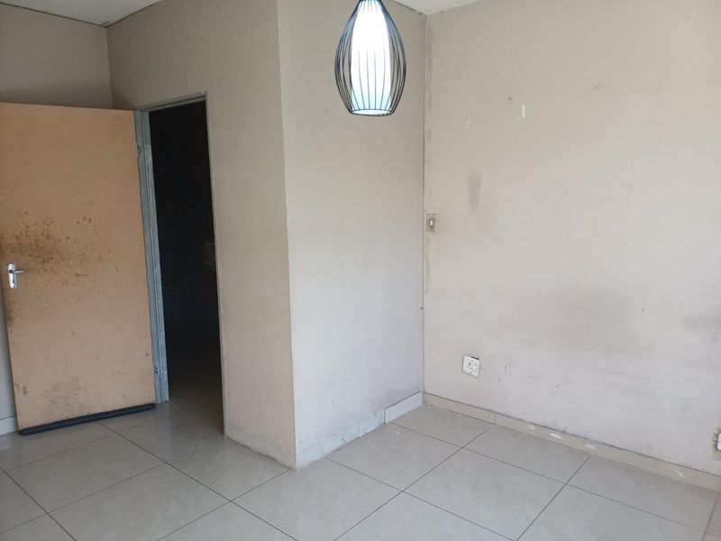 Turffontein 5 bedroom Income Generating DUPLEX - Photo 8
