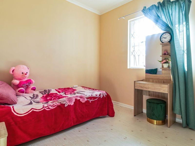 Seaside Escape – Comfort with Coastal Charm and Lifestyle Perks - Photo 10