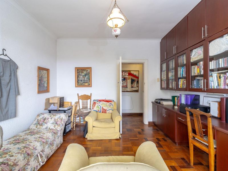 Spacious 2 Bedroom Apartment in Kenilworth Upper - Photo 2