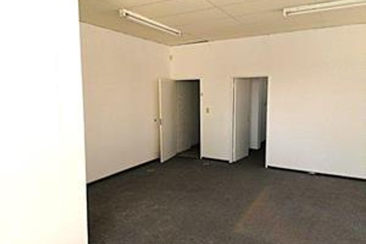 Office Space For Rent in Windhoek Central - Photo 3