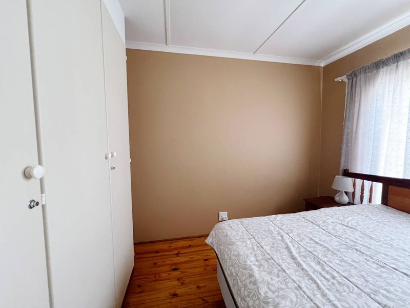 Warm & Inviting - Photo 9