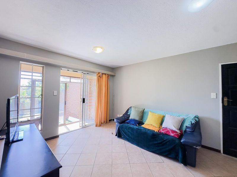2 Bedroom Townhouse with a Private Garden - Photo 10