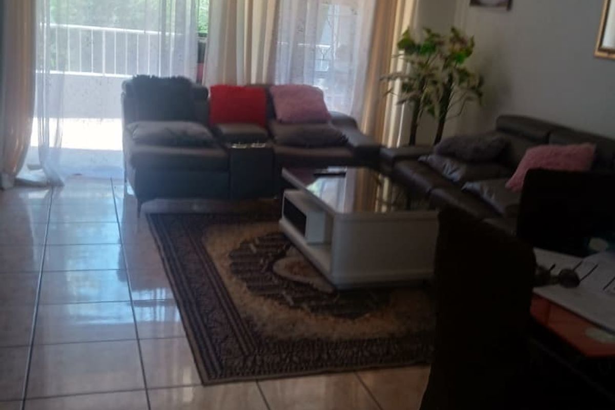 Secure 2 Bedroom Apartment for Sale in Florida - Photo 4