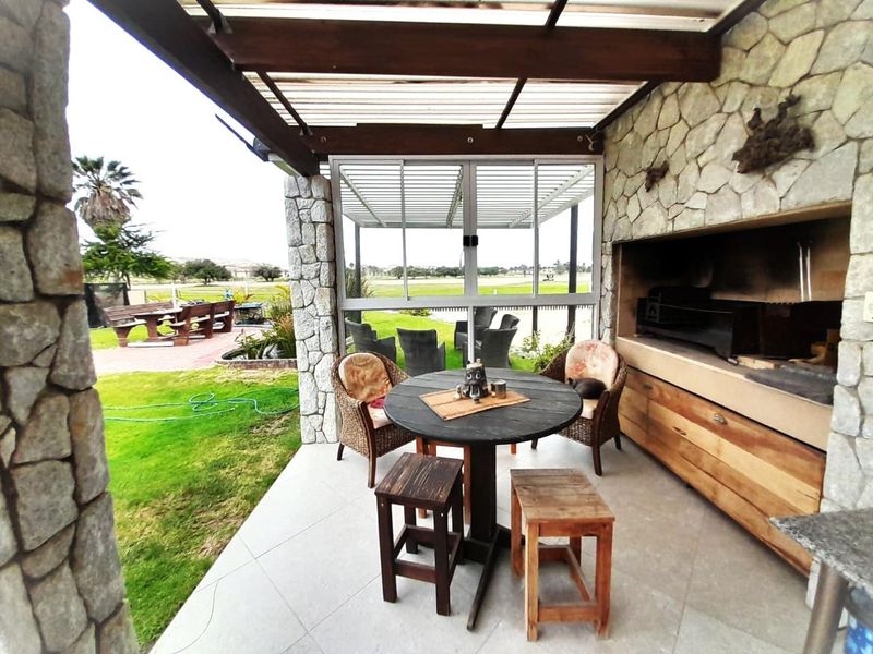 ROSSMUND GOLF ESTATE: Perfect Family Home on the 15th Hole!! - Photo 2