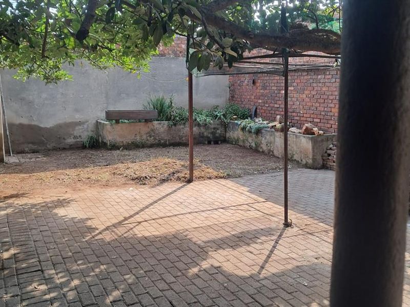2 BEDROOM HOUSE PRICED TO SELL. - Photo 9