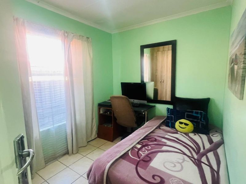 House in Leopard Rest Estate - Photo 9