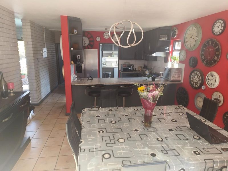 BEAUTIFUL modern x3 bedroom home - Photo 7