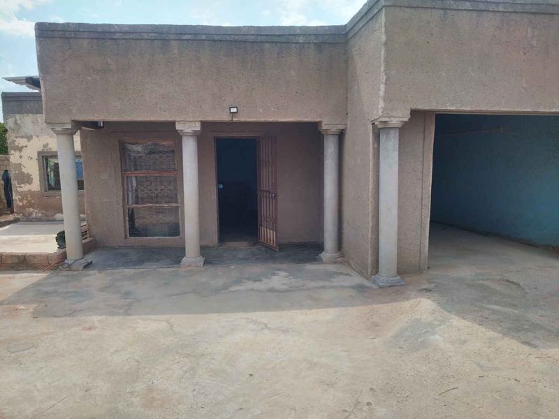 3 bedrooms house for sale in Soshanguve X - Photo 4