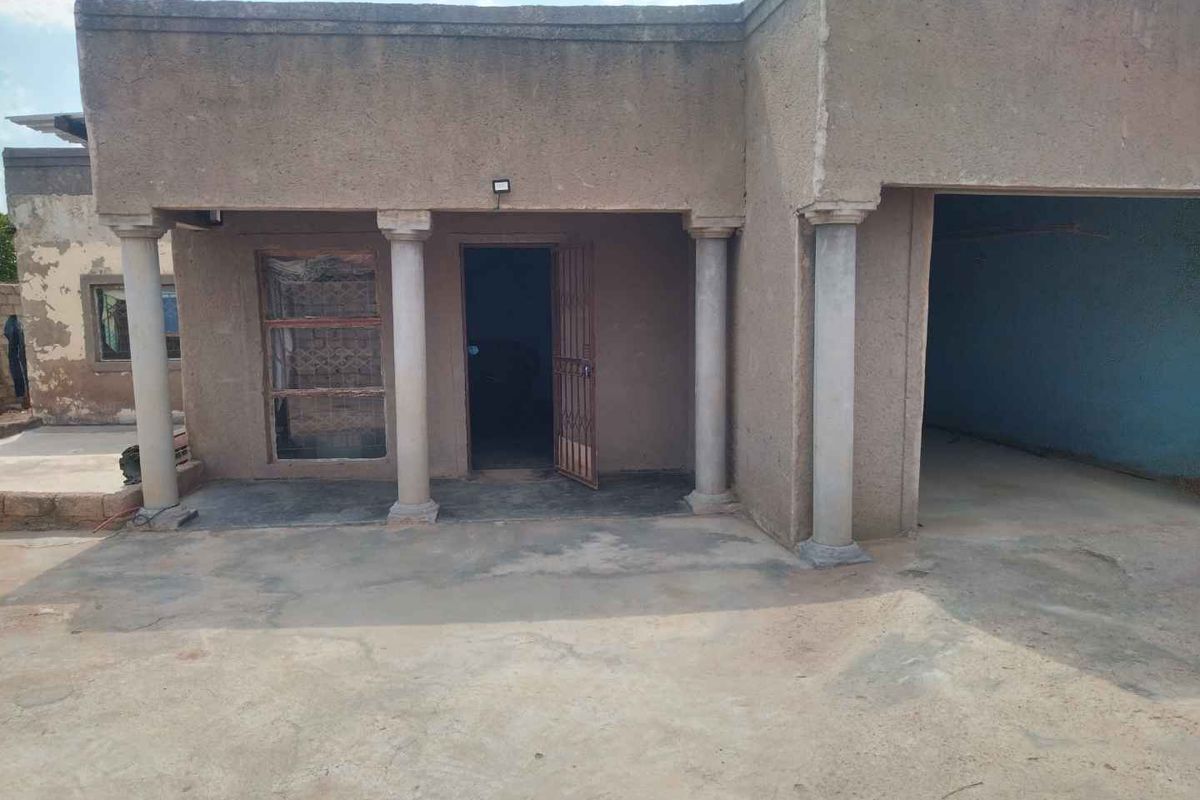 3 bedrooms house for sale in Soshanguve X - Photo 4