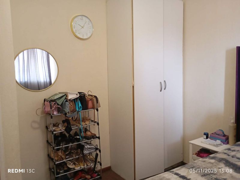 Upstairs Two Bedroom Unit in CBD - Photo 6