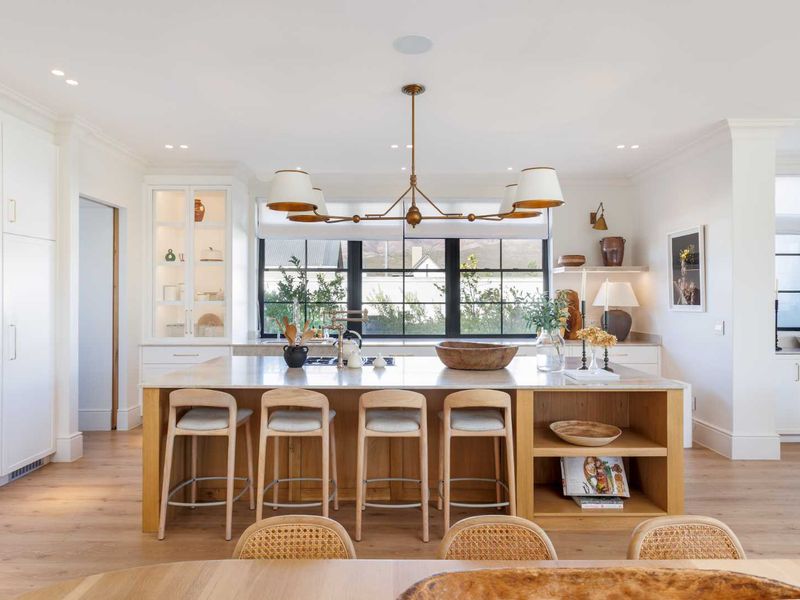 Distinguished Eight-Bedroom Villa-Inspired Home with Meticulous Details on Val de Vie Estate - Photo 5