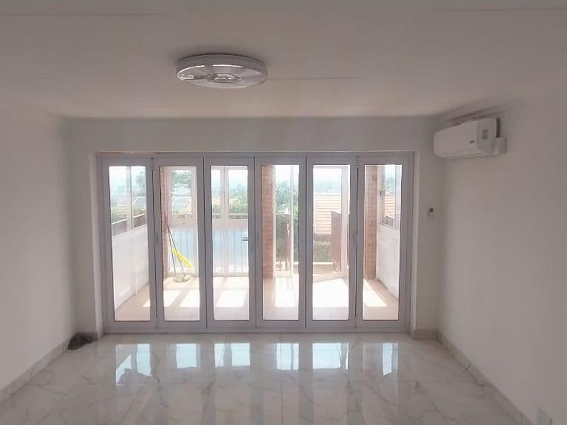 Beautiful 3-Bedroom Apartment with Modern Finishes and Stunning Views - Photo 9