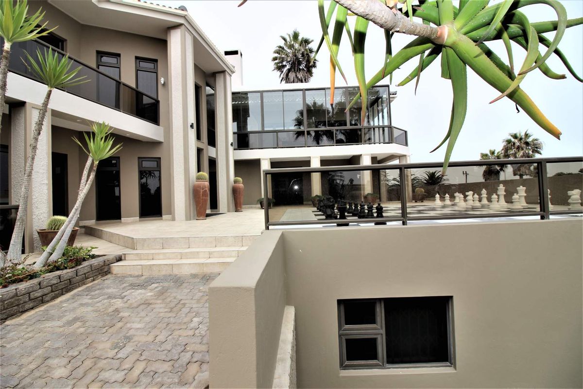 LUXURY SEA VIEW HOUSE FOR SALE IN CUL DE SAC - CENTRAL SWAKOPMUND - Photo 4